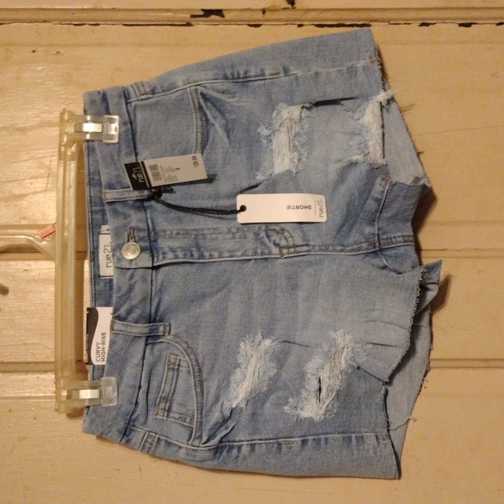 rue21 distressed shorts